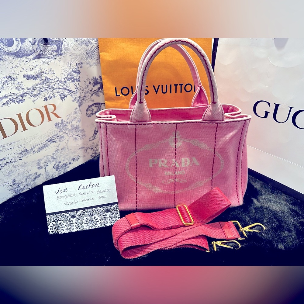 🔶final price drop🔶🎀PRADA CANAPA🎀 open for trades